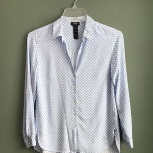 Ladies long sleeve button down blouse in light blue/white sz 10/M